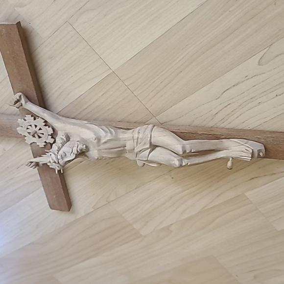 Wooden Handmade Sculpture Carved Jesus on the Cross 20 1/2" - Picture 3 of 6